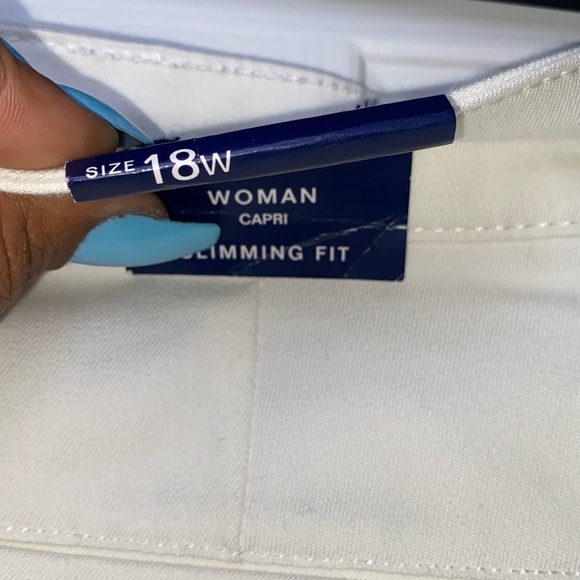 Women’s Chaps White Mid-Rise Capri Versatile Pants - Picture 5 of 8